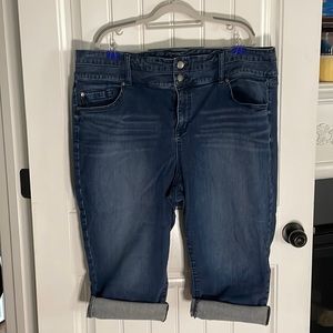 Torrid | Denim Capri Pants, Size 24